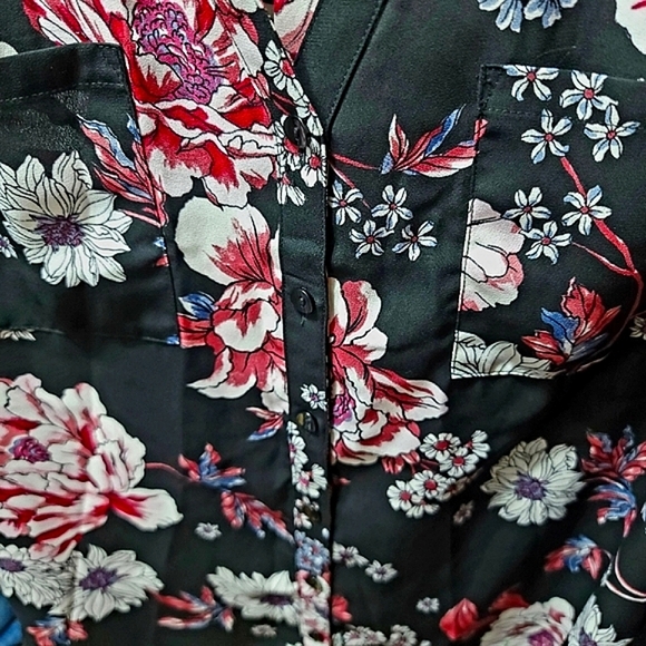 IZ Byer EUC Black Floral Print Roll Tab Sleeve Button Up Blouse - Women's MEDIUM - Picture 5 of 6